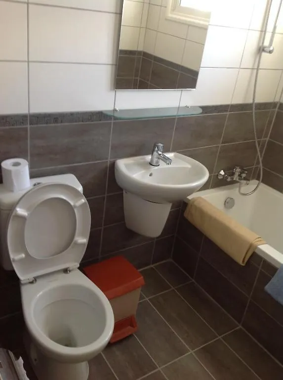 Sea N Lake View Hotel Apartments Larnaca 2*,